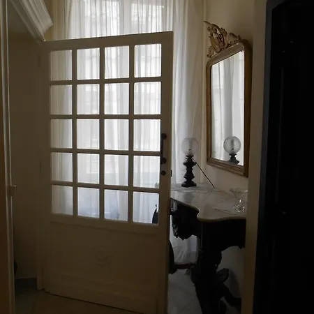 Casa Sannazzaro *